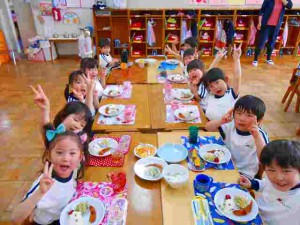 もも　給食